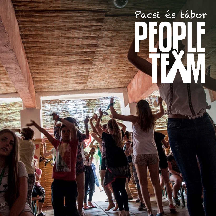 Buli a PEOPLE TEAM-táborban, a hangárban