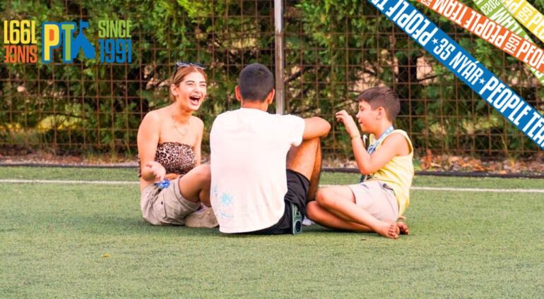 Délután a röplabdapályán – Patrik és Maxi naplója, 77. rész